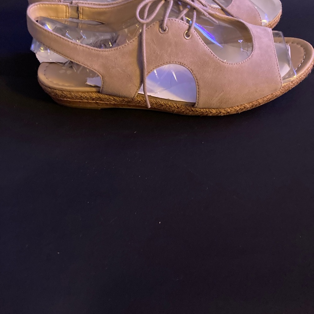 Elegant Tan Lace-Up Sandals